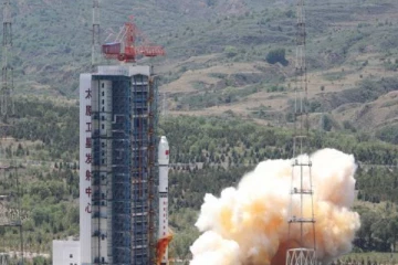 விண்ணில் 41 செயற்கைக்கோள்களை ஒரே ராக்கெட்டில் அனுப்பிய சீனா!