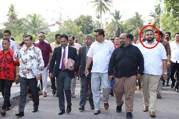 பொலிஸாரிடம் வசமாக சிக்கிய மொட்டுக் கட்சி உறுப்பினர்கள்! | Sri Lanka Podujana Peramuna Members Arrest பொலிஸாரிடம் வசமாக சிக்கிய மொட்டுக் கட்சி உறுப்பினர்கள்! | Sri Lanka Podujana Peramuna Members Arrest