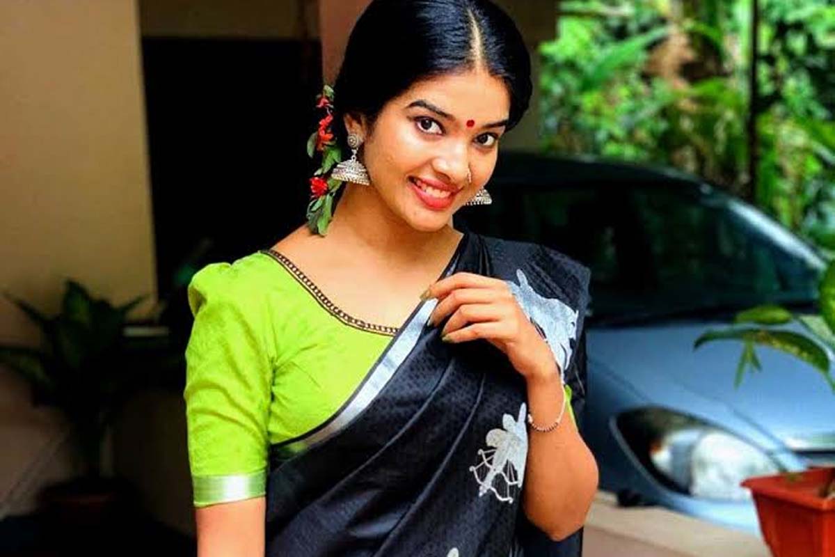 படுக்கை அறையில் கேமரா வைத்து கணவர் கொடுமை... உண்மையை உடைத்த பிரபல நடிகை | Actress Monisha Shocking Revelations Divorce