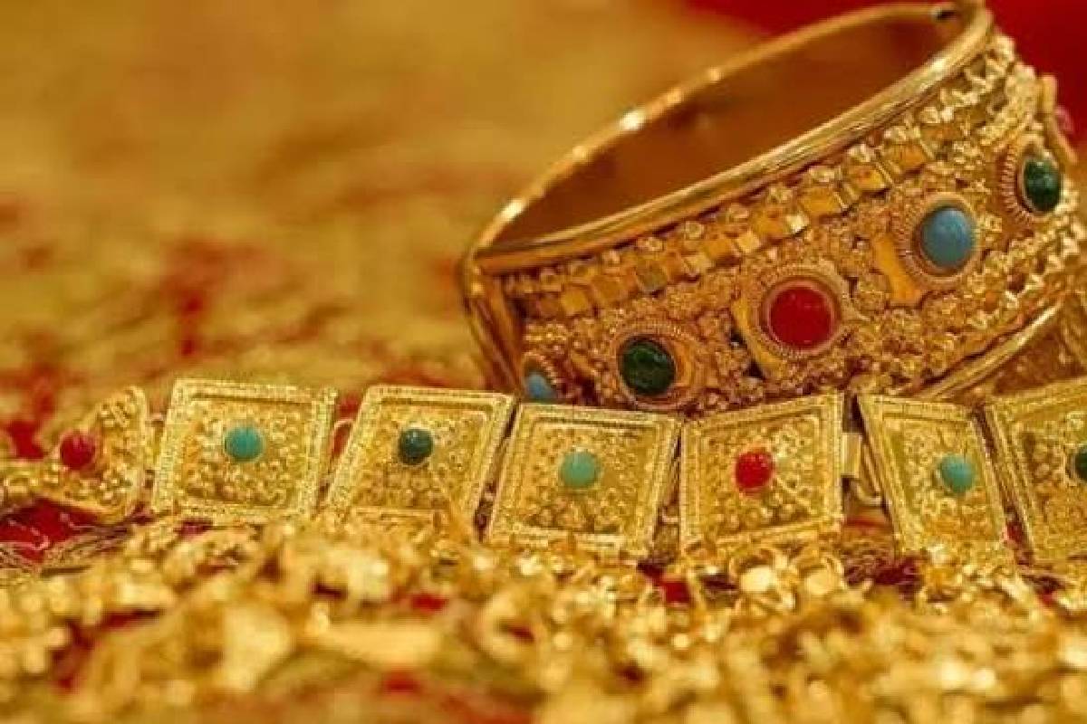தங்க இறக்குமதி வரி 15% இல் இருந்து 6%-ஆக குறையுமா? மத்திய அரசு ஆலோசனை | Gold Import Tax Cut Will The Price Drop