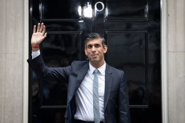 100 ஆண்டுகளில் அழகான பிரதமர் இவர்தான்... ரிஷி மீது கண் வைக்கும் பிரித்தானிய பெண்கள்