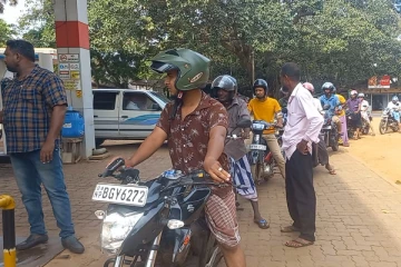 புத்தளத்தில் மீண்டும் நீண்ட வரிசை!(Photos)
