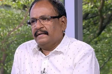 தனக்கு அடிக்கப்பட்ட கண்ணீர் அஞ்சலி பேனர் முன் நின்று செல்ஃபி எடுத்த மாரிமுத்து