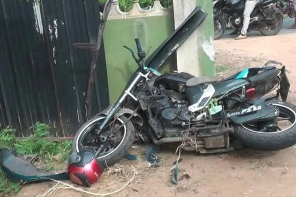 இரு இளைஞர்களை காவுகொண்ட விபத்து | Accident That Killed Two Youths Anuradhapura