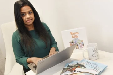 கனடாவில் புலம்பெயர் சிறுவர்களுக்காக தன் சொந்தக் கதையை புத்தகமாக்கிய இலங்கை தமிழ்ப்பெண்: ஒரு சுவாரஸ்ய செய்தி