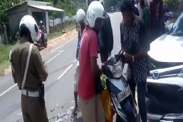 திருகோணமலையில் விபத்து; ஒருவர் மருத்துவமனையில் | Accident In Trincomalee One Is In Hospital