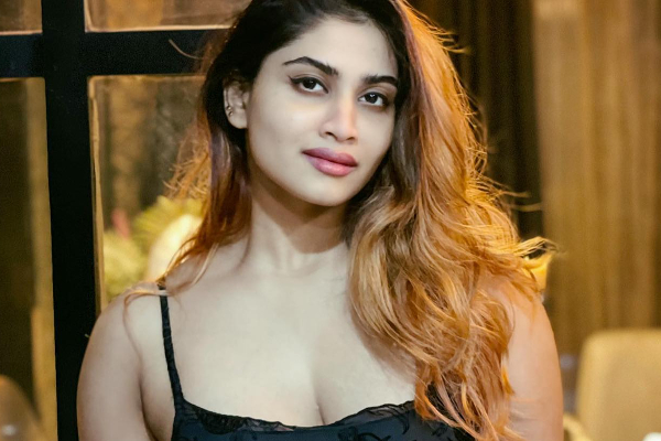 ஷிவானி நாராயணனுக்கு திருமணமா? போட்டோ பார்த்து ஷாக்கான ரசிகர்கள் | Shivani Narayanan Bridal Look Stuns Fans