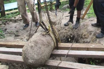 குளிர் காய்வதற்காக தீ மூட்டிய கும்பத்திற்கு நேர்ந்த சோக சம்பவம்!