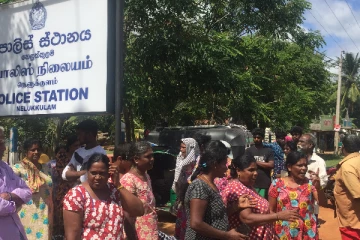 வவுனியாவில் ஆலயத்திற்குள் இடம்பெற்ற கோர சம்பவம் - ஆண்கள் பெண்கள் உட்பட பலர் காவல்துறையால் கைது!