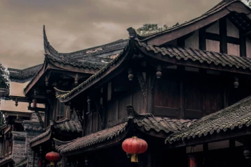 வீட்டை விற்றுவிட்டு அந்த ஓனருக்கே தெரியாமல்.. 7ஆண்டுகளாக பெண் செய்த செயல் - அதெப்படி?