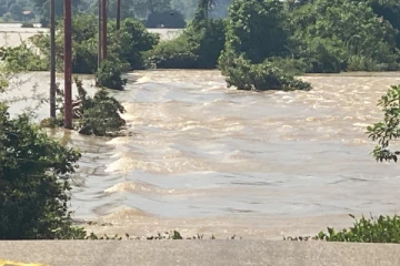 உன்னிச்சை குளத்தில் வான்கதவுகள் திறப்பு ; பல்லாயிரம் பேர் பாதிப்பு