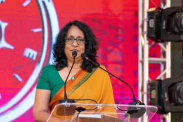 வீட்டிலிருந்து வேலை செய்ய அனுமதிப்பது குறித்து அரசாங்கம் ஆய்வு