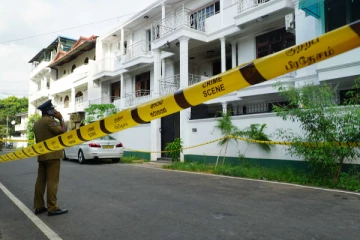 இருவேறு இடங்களில் மாடியிலிருந்து கீழே வீழ்ந்து இருவர் உயிரிழப்பு