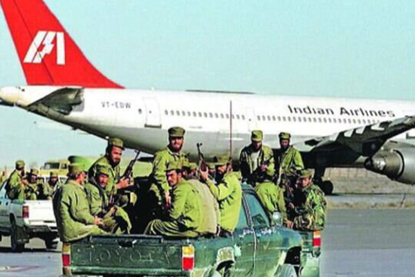 இந்திய விமானத்தை கடத்திய பாகிஸ்தான் பயங்கரவாதி சுட்டுக்கொலை - தமிழ்நாடு