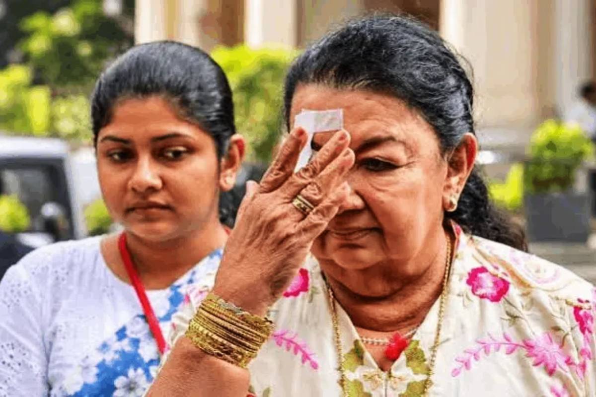 ஷிரந்தி ராஜபக்சவிற்கு தொடரும் அறுவை சிகிச்சை...! | Shiranthi Rajapaksa Undergoes Heart Surgery ஷிரந்தி ராஜபக்சவிற்கு தொடரும் அறுவை சிகிச்சை...! | Shiranthi Rajapaksa Undergoes Heart Surgery