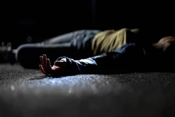 காதலனை சூட்கேஸில் அடைத்து கொன்ற காதலி.. வீடியோவில் சிக்கிய ஆதாரம்- என்ன காரணம்?