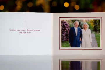 பிரித்தானிய மன்னர்-ராணியின் கிறிஸ்துமஸ் வாழ்த்து அட்டை: வெளியான பாசம் நிறைந்த புகைப்படம்