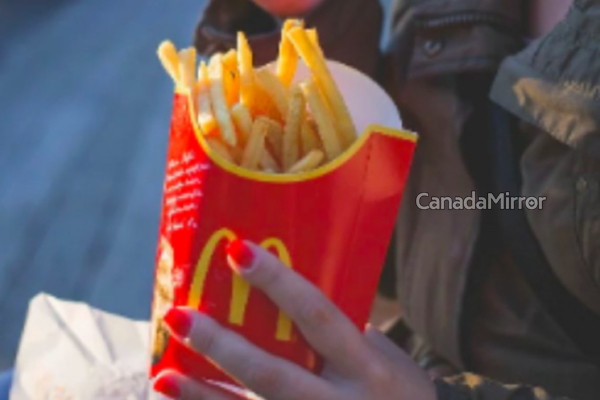 நாடொன்றில் 15,500  ஊழியர்களுக்கு  McDonald