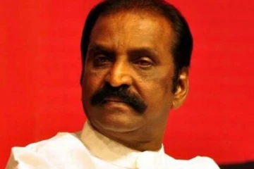 ஊசியில் நூல் நுழையும், ஒட்டகம் நுழையாது.. இந்தி கட்டாயம் என்ற உத்தரவுக்கு வைரமுத்துவின் பதிலடி!