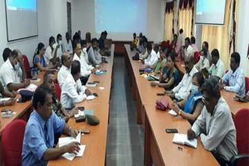 அத்தியாவசிய பொருட்கள், சேவைகள் விநியோகம் தொடர்பில் யாழ். அரச அதிபர் தலைமையில் கலந்துரையாடல் (PHOTOS)