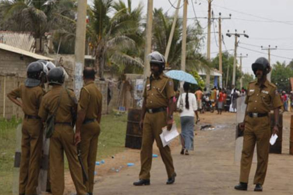 கிளிநொச்சியில் தனியார் விடுதியொன்றில் சடலமாக மீட்கப்பட்ட நபர்! | Person Was Found Dead In Private Hotel Kilinochchi