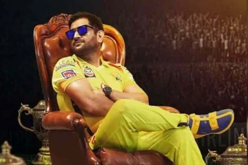 தல ‘தோனி’க்கு விஜயாவாடாவில் சிலை... - இணையதளத்தை கலக்கும் வைரல் புகைப்படம்