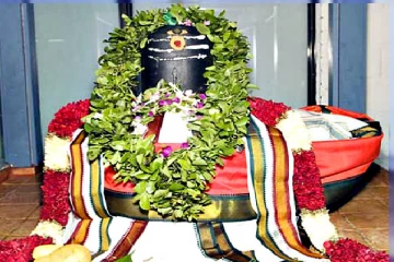 சனி பிரதோஷத்தோடு கூடிய மகா சிவராத்திரி இன்று; இந்த 3 பொருட்களில் ஏதாவது ஒரு பொருளை வாங்கினால் கஷ்டங்கள் உடனே தீரும்!
