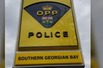 கனடாவில் பொலிஸ் அதிகாரியின் மோசமான செயல்