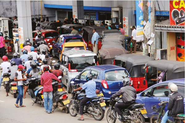 பொதுமக்கள் எதிர்நோக்கும் நெருக்கடிகள் கவலைக்குரியது: ரணில் வேதனை | Crisis Facing The Public Is Worrying Ranil Pain
