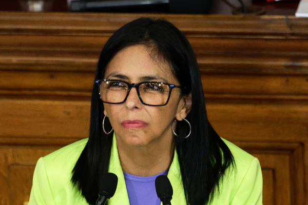 அமெரிக்காவின் செயற்பாடுகள் குறித்து வெனிசுவேலாவின் இடைக்கால ஜனாதிபதி அதிருப்தி | Rodr Guez Says She Has Had Enough Of Us Orders