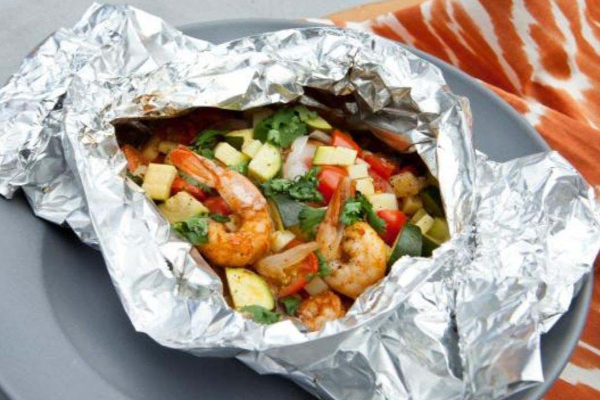 அலுமினிய தாளில் உணவை பேக் செய்பவரா நீங்கள்? ஆண்மைக் கோளாறு ஏற்படும் ஜாக்கிரதை | Packing Food In Aluminum Foil Food Danger