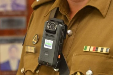 திருமண வீட்டில் அடிதடி மோதலில் ஈடுபட்ட பொலிஸ் அதிகாரிகள்