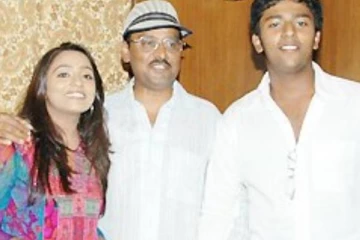 மகன் வாய்ப்பை தட்டிப்பறித்த நடிகர்.. பாக்யராஜ் கொடுத்த டார்ச்சரால் இயக்குனர் சசிகுமார் செய்த காரியம்..