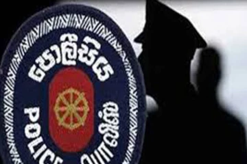 வத்தளையில் சந்தேகநபரை மிரட்டி பணம் பறித்த பொலிஸ் அதிகாரி கைது
