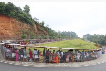 புரட்டாசி சனி.. திருப்பதி தரிசனம் - 8கி.மீக்கு க்யூ.. 48 மணி நேர காத்திருப்பு!