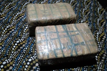 கல்குடாவுக்கு கேரள கஞ்சா கடத்தி வந்த நபர் மடக்கிப்பிடிப்பு! (Photos)