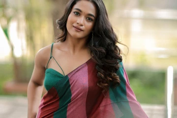 இதுவரை இல்லாத அளவிற்கு சேலையில் கவர்ச்சி!! முன்னாள் முல்லை நடிகையின் போட்டோஷூட்..