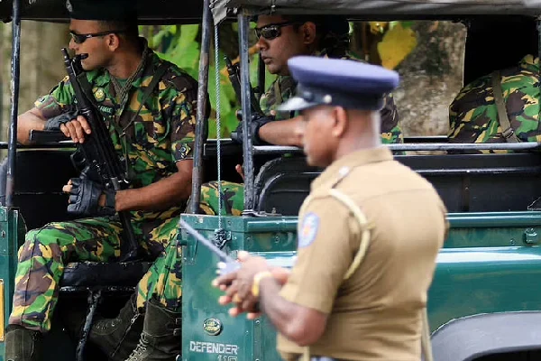 யாழில் பாதுகாப்பு உத்தியோகத்தரை கட்டிப் போட்டு இரும்பு திருடியவர் கைது | Person Arrested In Kks Jaffna