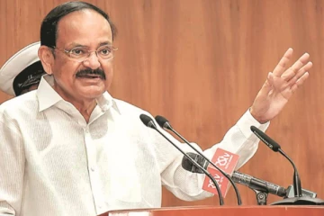 நாட்டிற்காக போராடிய தலைவா்களின்  தியாகங்களை நினைவுகூா்வோம்: குடியரசு துணைத் தலைவா் வெங்கையா நாயுடு!