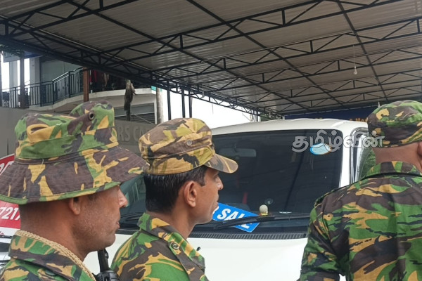 யாழில் சட்டவிரோத சொத்து குவிப்பு !வர்த்தகர் ஒருவரின் விற்பனை நிலையத்தில் சோதனை | Jaffna Trader Property Raid