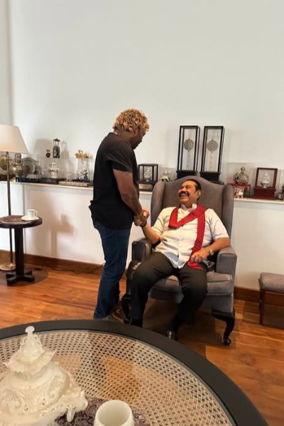 මොකක්ද හේතුව? කලබල අස්සේ ලසිත් මාලිංග මහින්ද රාජපක්ෂ හමුවෙලා  | Lasith Malinga Met Mahinda Rajapaksa