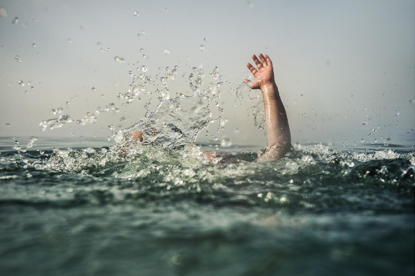 கனடாவில் அருவியில் நீந்தச் சென்ற இந்திய மாணவர் பலி | Indian Swimming In A Waterfall In Canada