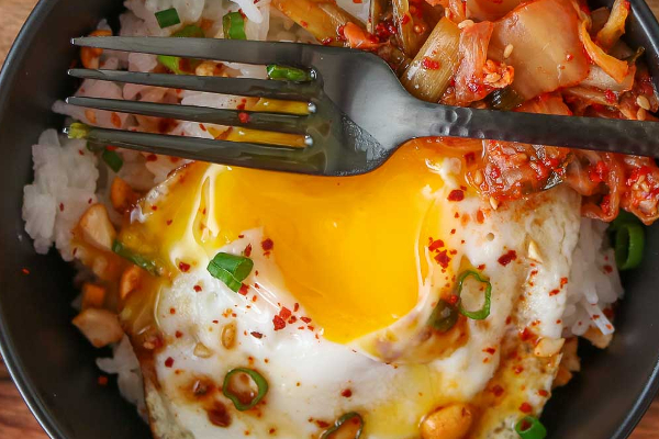 ரிச் ஓட்டல் சுவையில் எக் ரைஸ்.... வெறும் 20 நிமிடத்தி ருசிக்கலாம்! | Simple Egg Rice Recipes