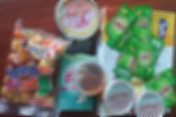 வியாபார நிலையத்தில் மனித நுகர்வுக்கு பொருத்தமற்ற பொருட்கள் பறிமுதல்