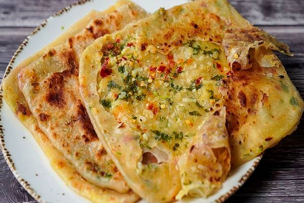 நாவூறும் சுவையில் பூண்டு பரோட்டா செய்யலாம்.. 10 நிமிட ரெசிபி | Garlic Paratha Recipe In Tamil