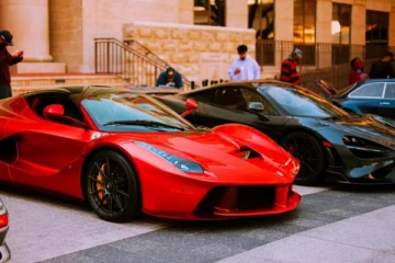 அம்பானியின் பிரமாண்ட ஜியோ வேர்ல்ட் டிரைவ் மால்: Jaguars, Audis, BMWs உட்பட 40 சொகுசு கார்கள் பறிமுதல்