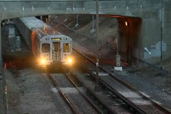 கனடாவில் இந்தப் பகுதியில் இலவச பொதுப் போக்குவரத்து சேவை | Ttc Go Transit And Up Express For Free