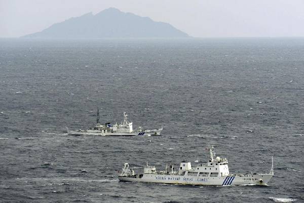 இரண்டு மீன்பிடி படகுகள்... சர்ச்சைக்குரிய தீவு: மோசமடையும் சீனா - ஜப்பான் பகை | Chinese And Japanese Boats