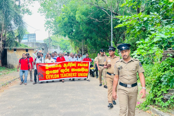 උතුරු ආණ්ඩුකාරවරයා කාටද මුට්ටි අල්ලන්නේ? අධ්‍යාපනය දේශපාලනීකරණය වෙලා - ස්ටාලින්ට මල පැනලා | Stalin Warns Of Education Politics