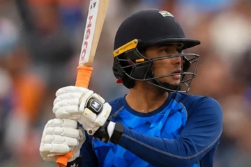 පන්දු 91කින් ලකුණු 233ක බිහිසුණු ඉනිමක් - අභිෂේක් ෂර්මා පන්ජාබ් තරගාවලිය දෙදරුම් කවයි